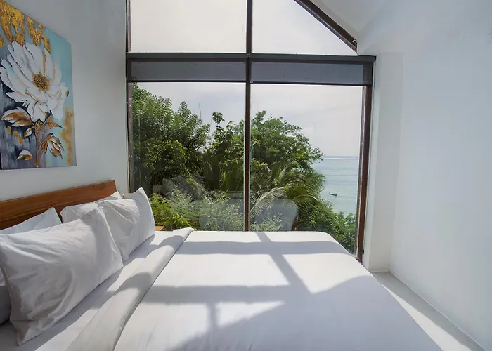 ベッド・アンド・ブレックファスト The Cove Bali レンボンガン島